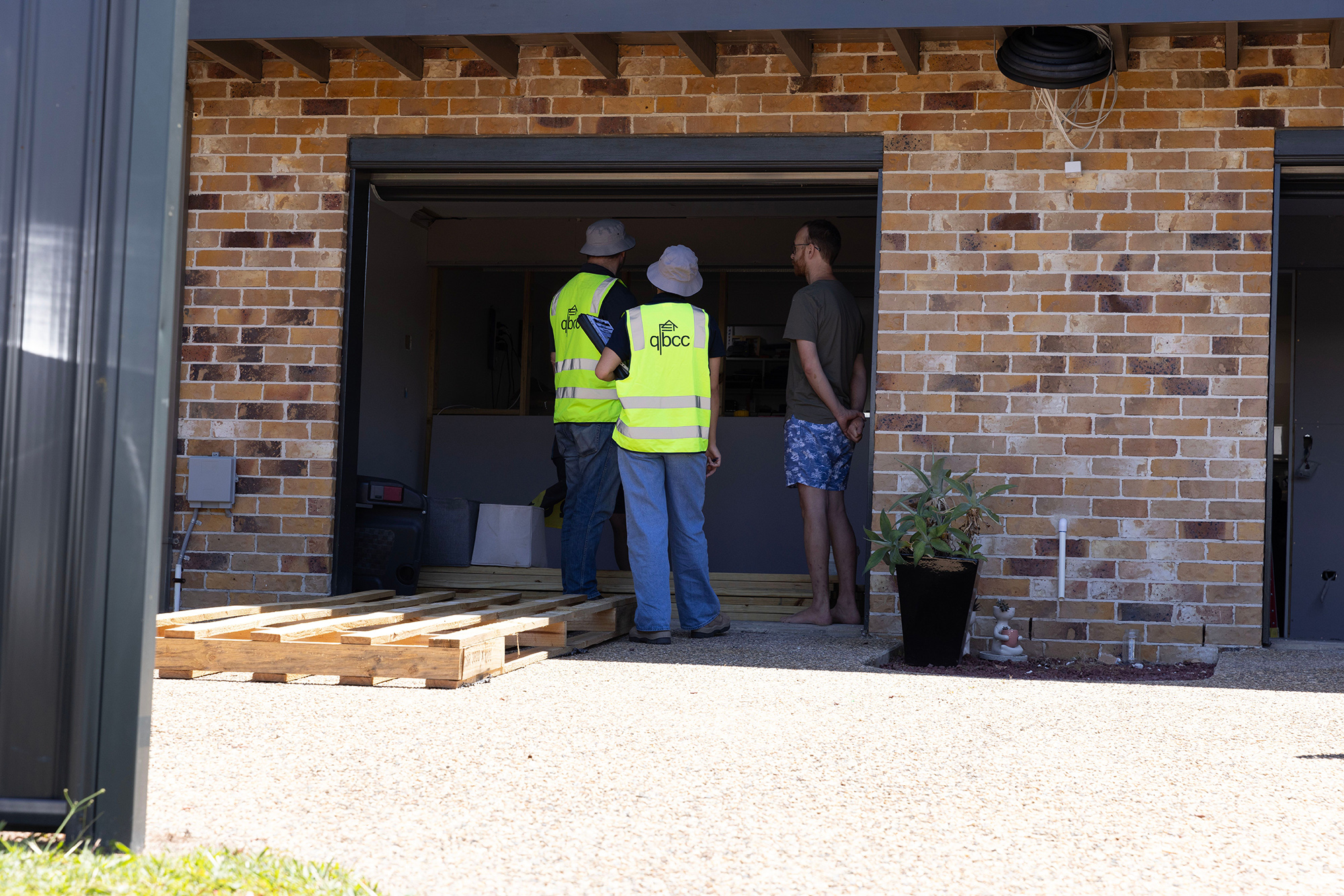 QBCC building inspectors onsite home owner